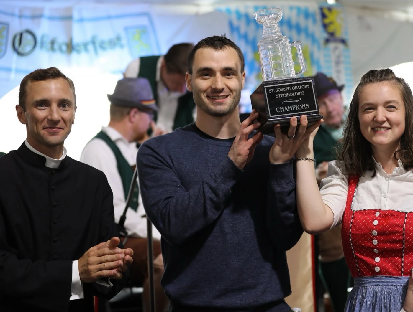 Nick Soltysiak and Adelaide von Bülow raising the Steinly Cup beside the Canon